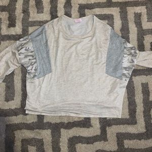 pink lily flowy light top